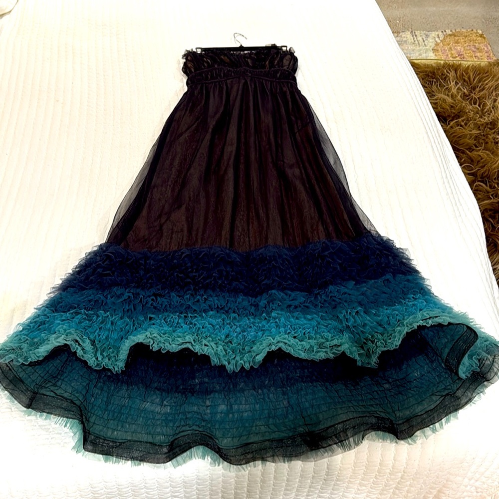 Fantastic tulle, high-low hem strapless dress